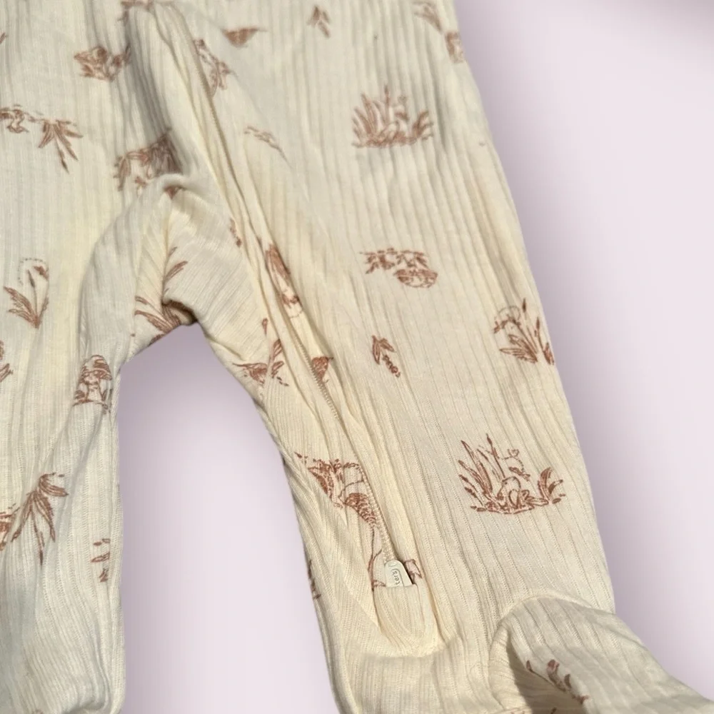 NWT Baby Carter's Ivory Pond Meadow Theme Zip Front Footies Size 3 Months